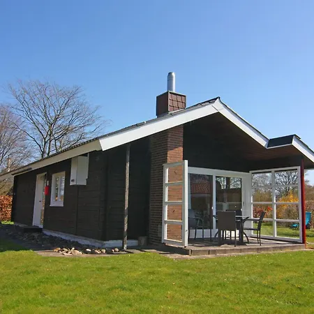 Feriehus Inviting Log House With 2 Terraces And Cozy Fireplace In