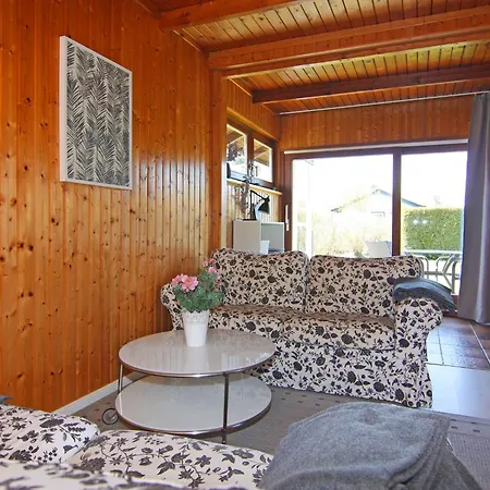 Inviting Log House With 2 Terraces And Cozy Fireplace In Feriehus
